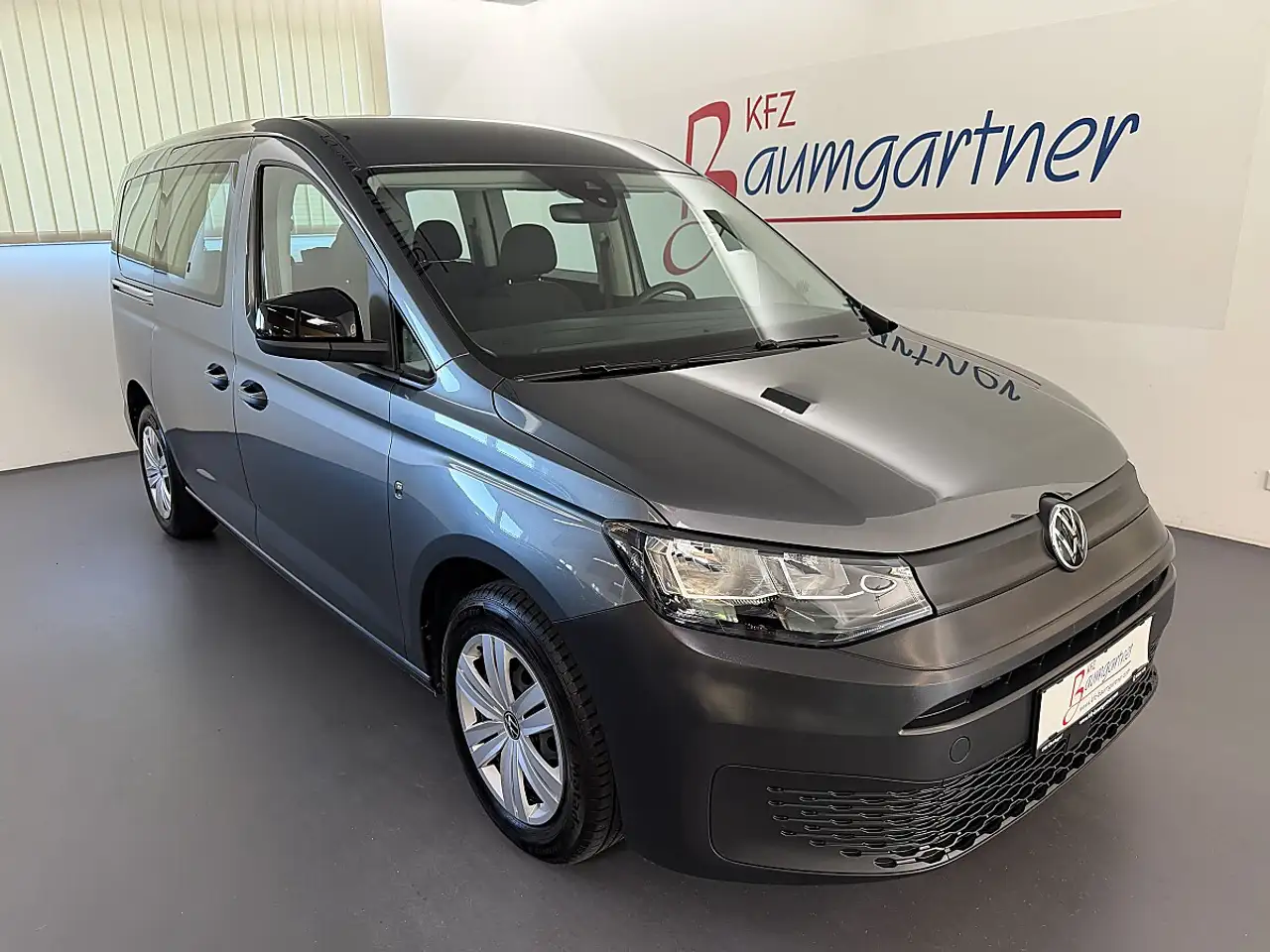 Volkswagen Caddy Maxi 2,0 TDI 7-Sitze*NAVI*Tempomat*PDC*Schiebet... — photo 1 of 40