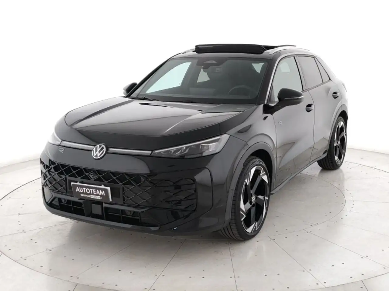 Volkswagen T-Roc 1.5 etsi R-Line 150cv dsg — photo 1 of 15