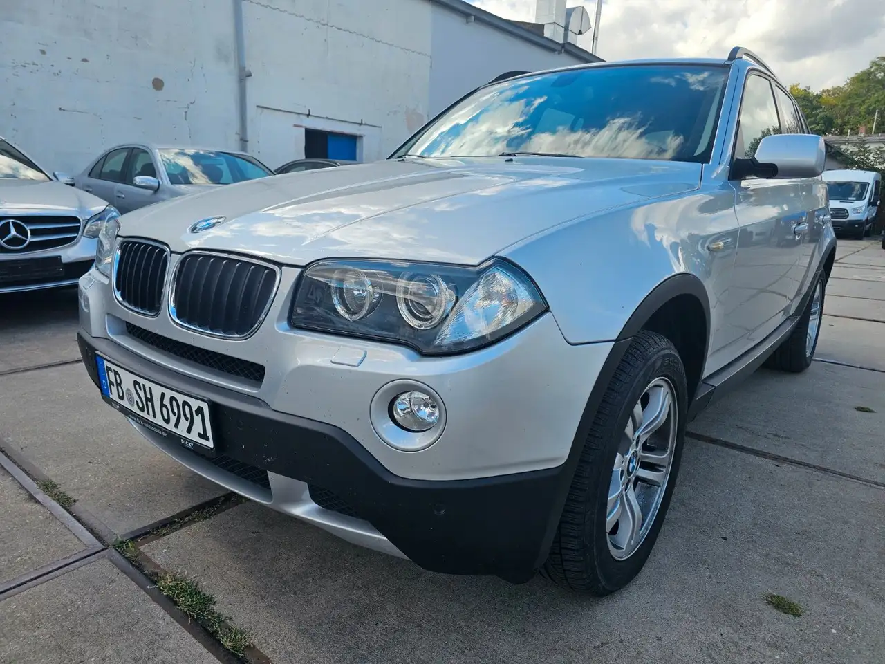 BMW X3 2.0 d — photo 1 of 31