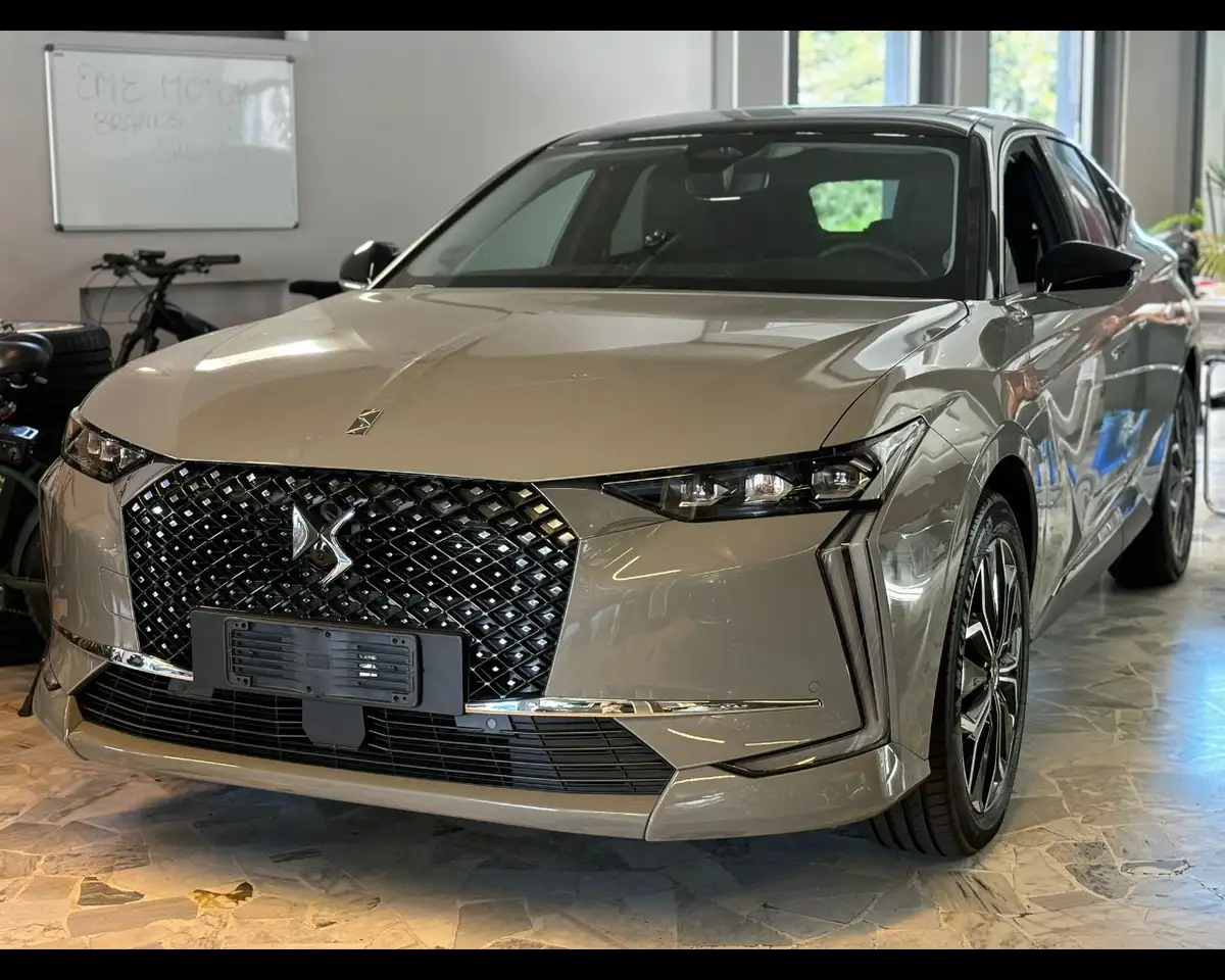 DS Automobiles DS 4 E-TENSE 225 Rivoli — photo 1 of 15