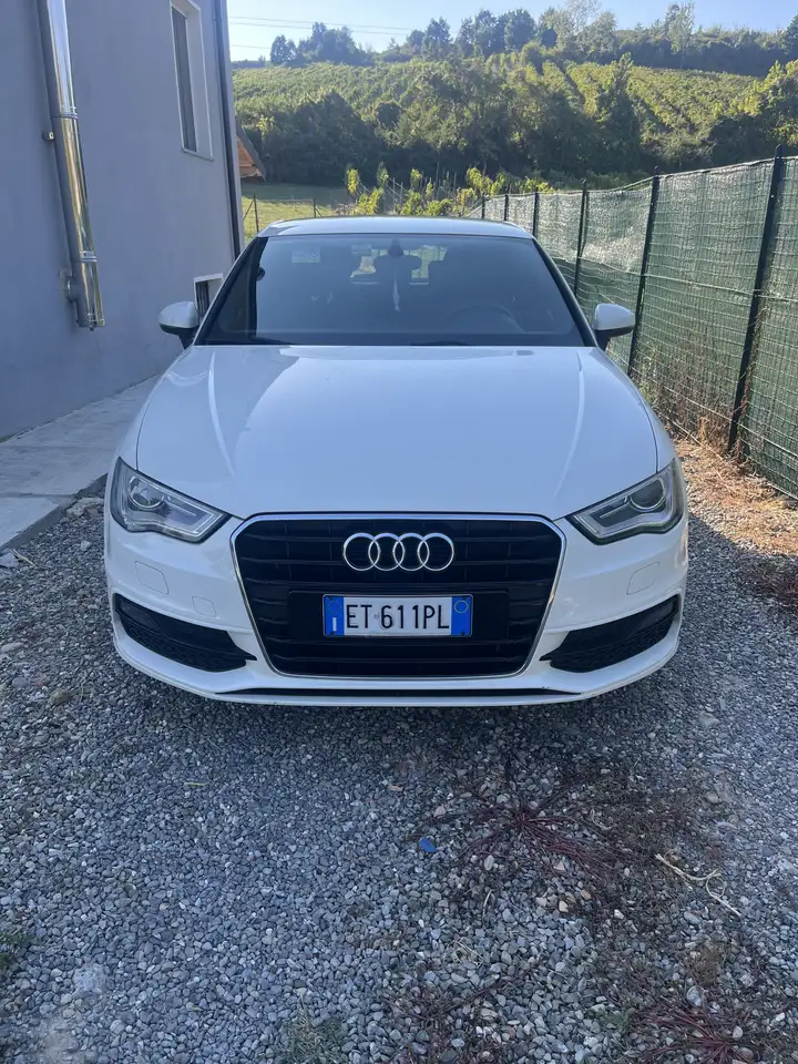Audi A3 Sportback 2.0 tdi Ambition S Line — photo 1 of 6