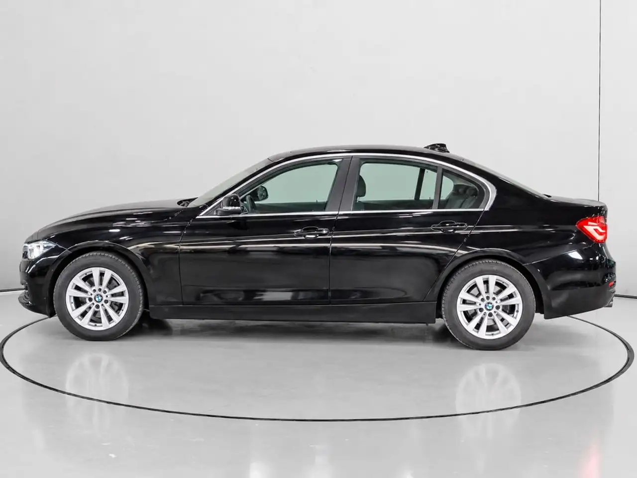2016 BMW 318 318dA, photograph 6