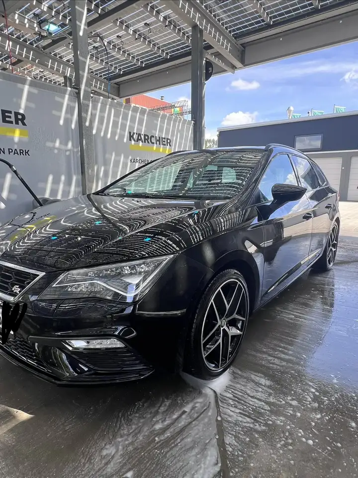 SEAT Leon ST 1.5 TSI ACT OPF FR — photo 1 of 14