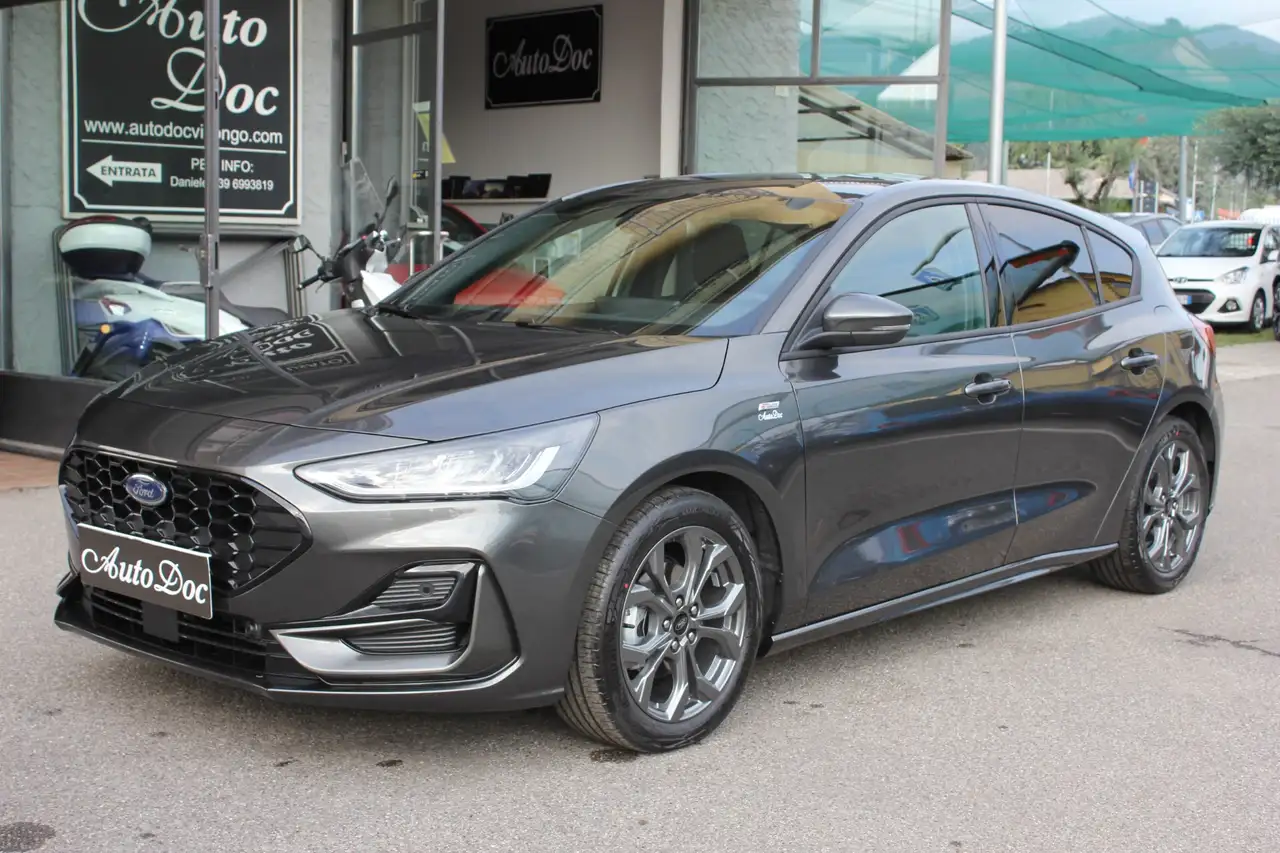 Ford Focus 5p ST-Line 1.0 Hybrid 125CV 6m N1 IVA — photo 1 of 15