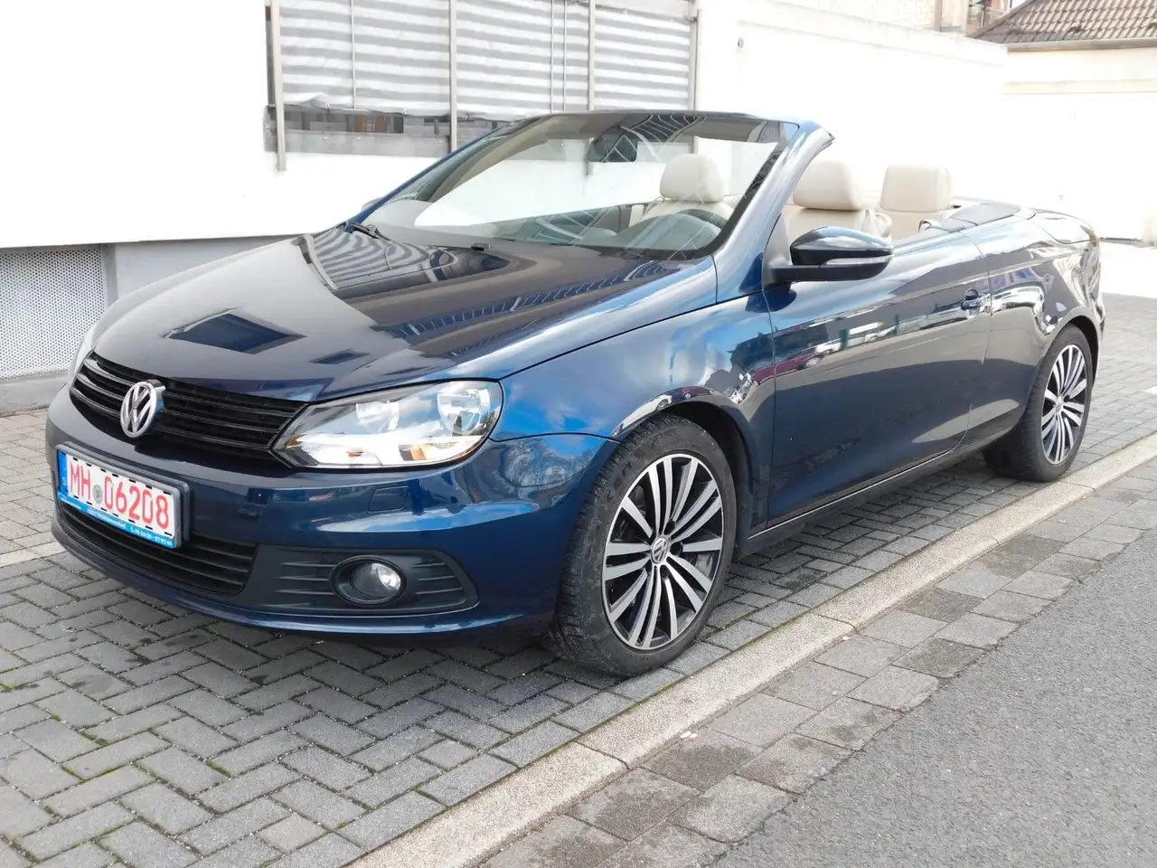 Volkswagen Eos Cabriolet 2.0 TDI DSG/Leder/PDC/Sport Paket — photo 1 of 34