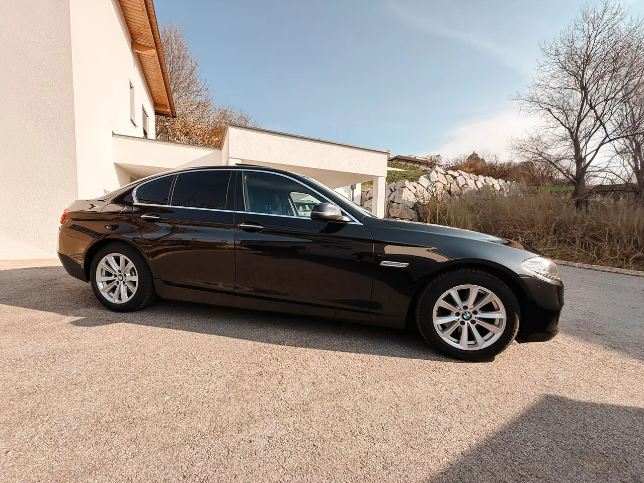 BMW 520 520d xDrive Österreich-Paket Aut. — photo 1 of 19