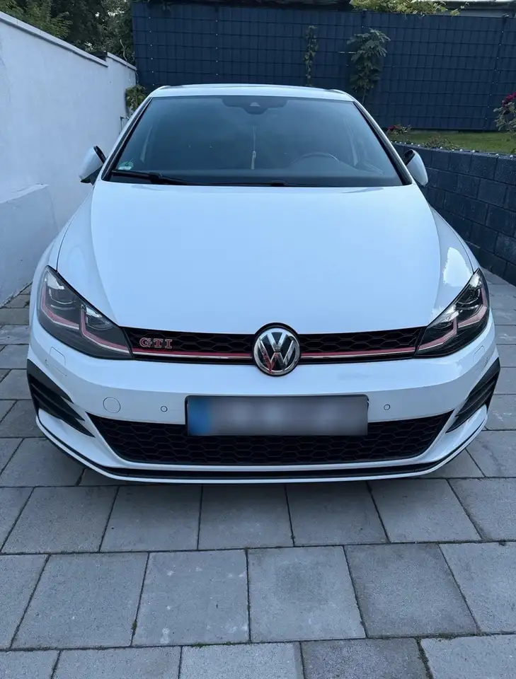 Volkswagen Golf GTI Golf 7 GTI PERFORMANCE FACELIFT — photo 1 of 12