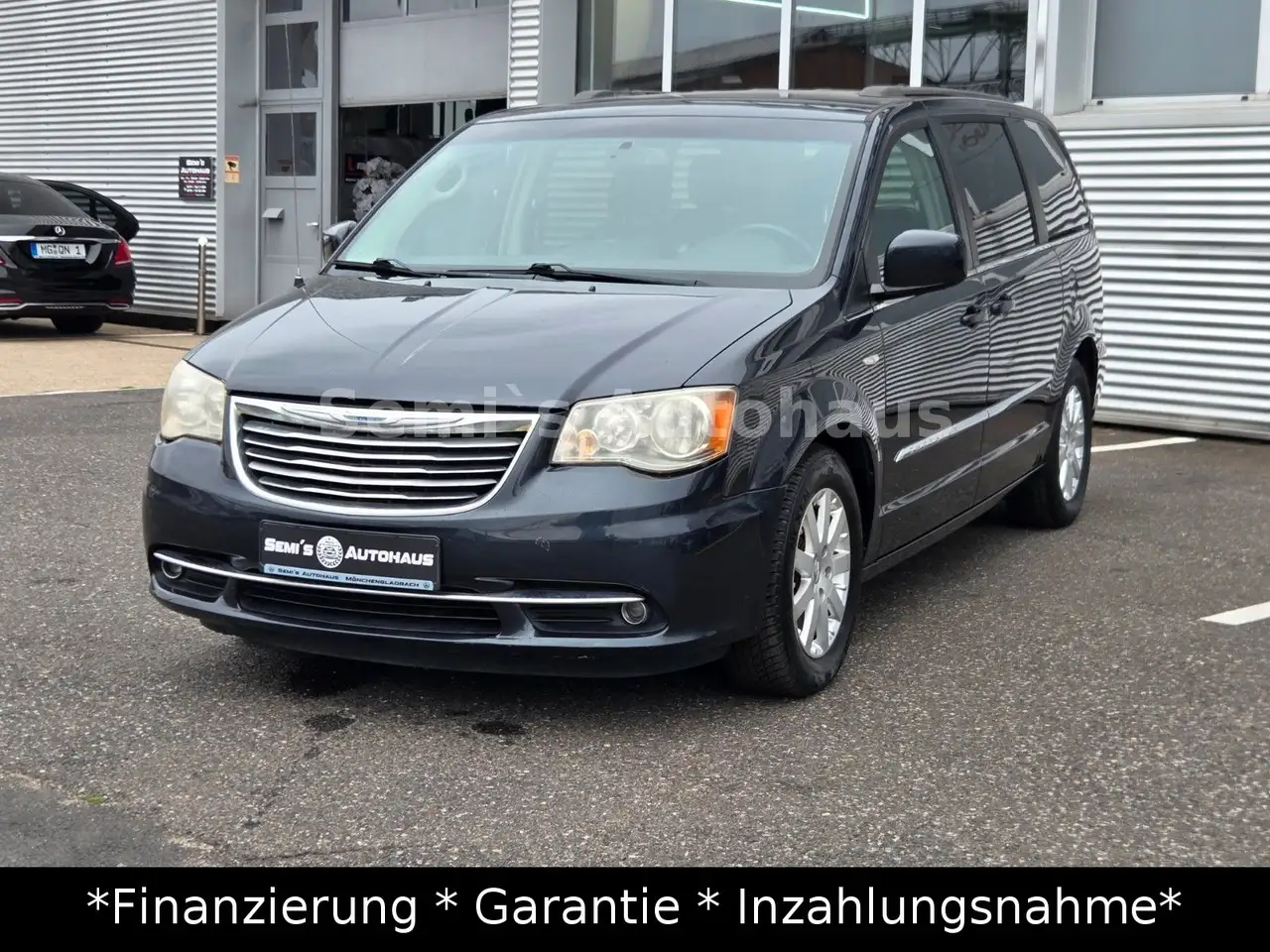 Chrysler Grand Voyager 7 Sitzer Vollaustattung — photo 1 of 15