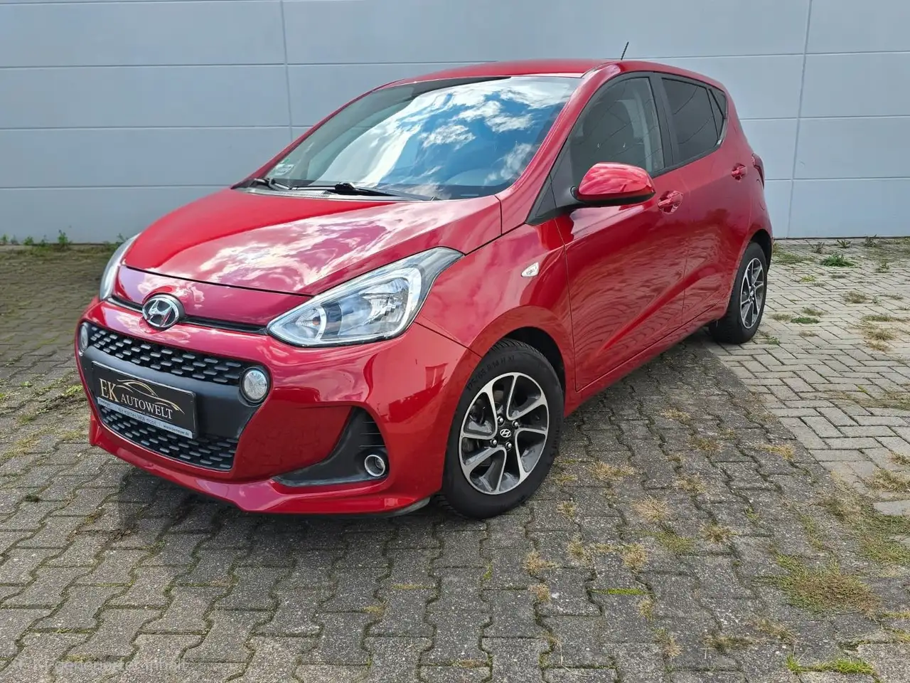 Hyundai i10 1.0 LPG Trend — photo 1 of 24
