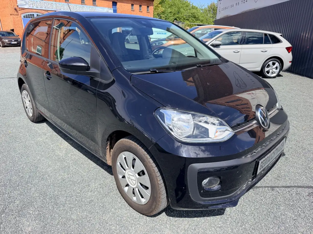 Volkswagen up! / Kamera / PDC / Sitzheizung / Climatronic — photo 1 of 15