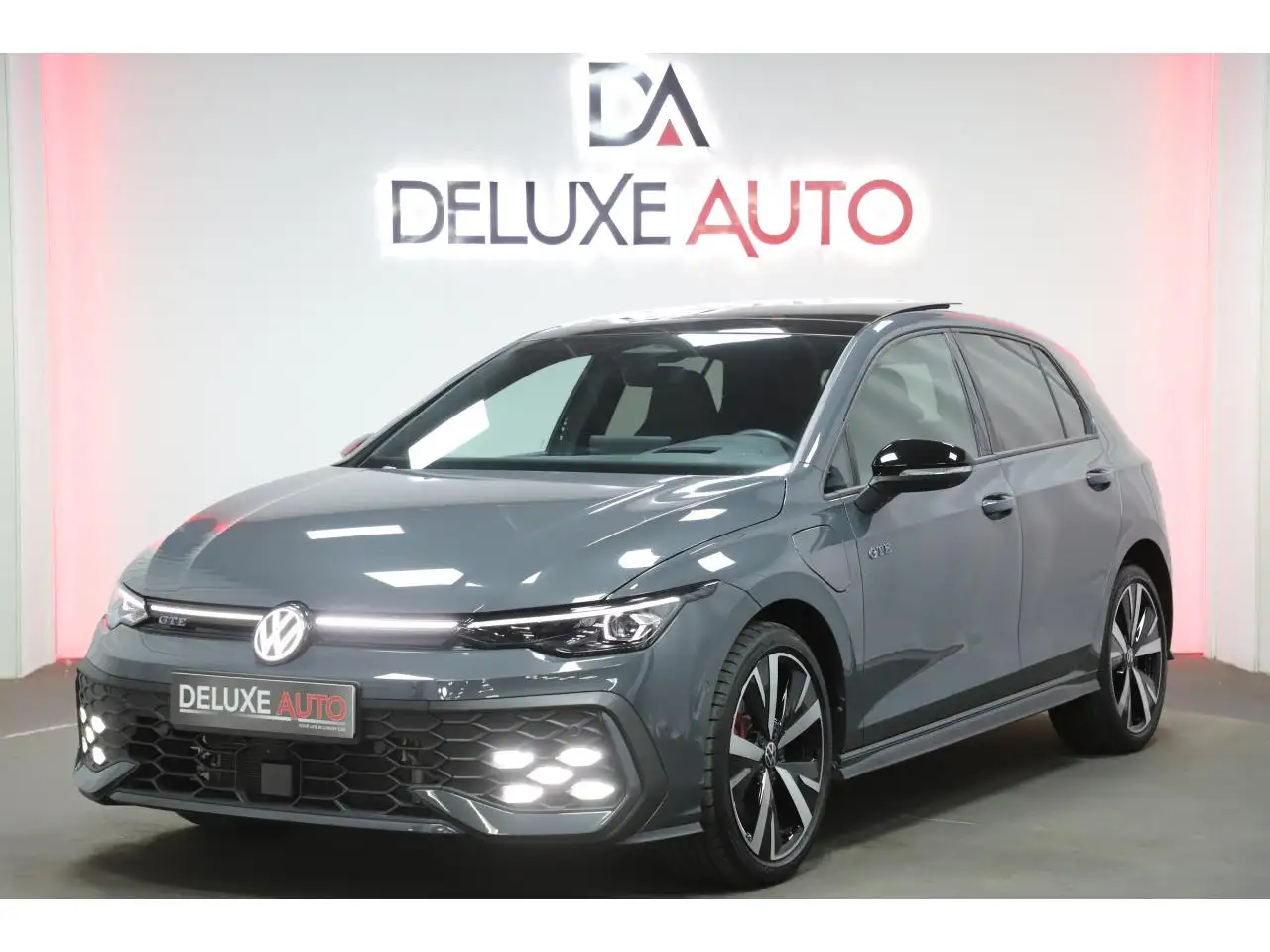 Volkswagen Golf VIII GTE 1.5 eHybrid 272 DSG 6 TOE/IQ.LIGHT/CAMERA 360/JA18/CARPLAY/ATTELAGE — photo 1 of 40