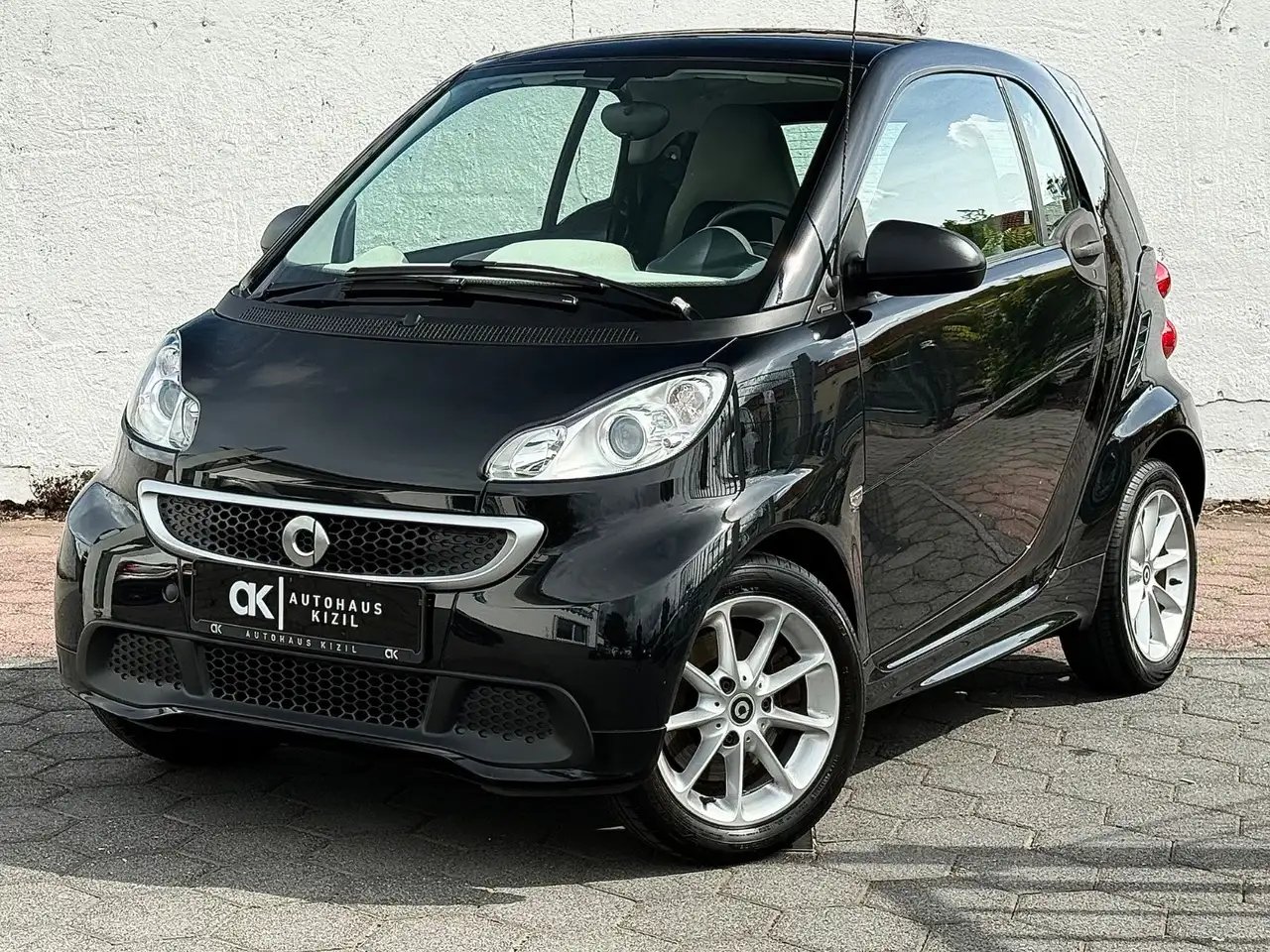 smart forTwo coupe MHD Passio,Servo,Pano, S-Heizung! — photo 1 of 26