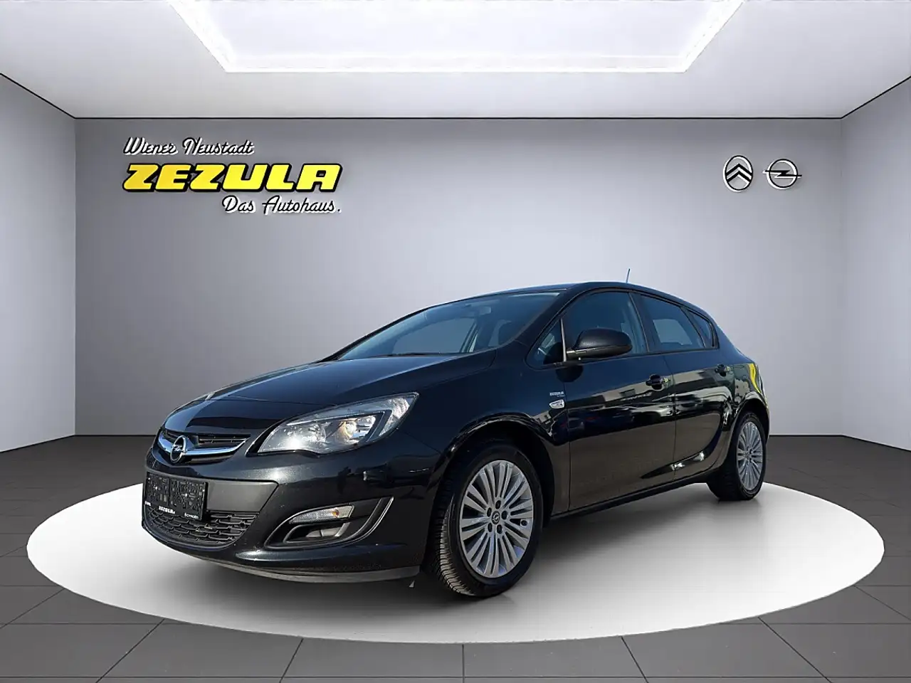 Opel Astra 1,4 ecoflex Edition Start/Stop System — photo 1 of 20