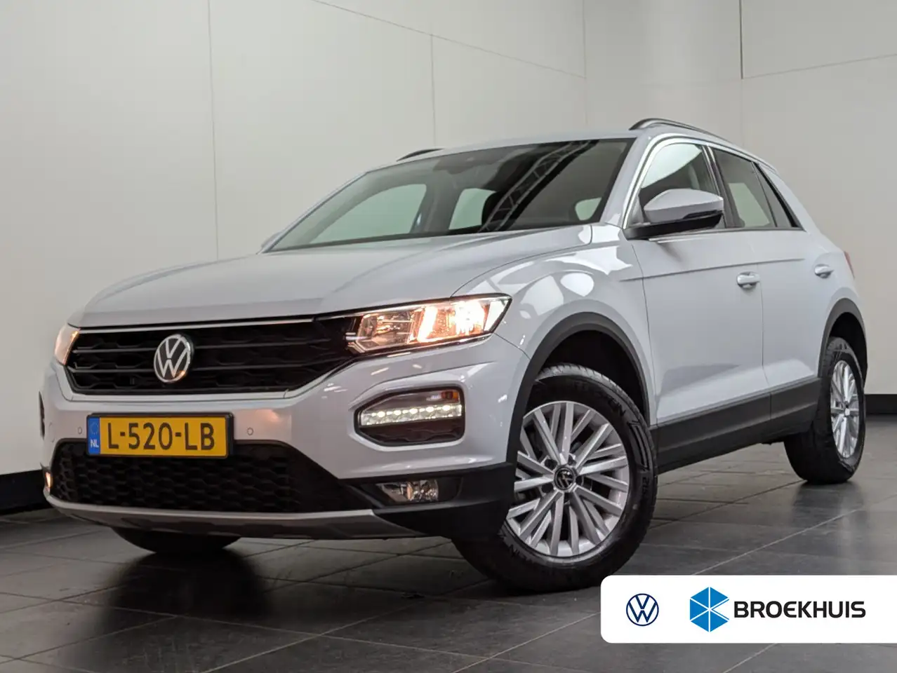 Volkswagen T-Roc 1.5 TSI 150 pk Style 7-DSG | Airco | Navigatie | C — photo 1 of 6