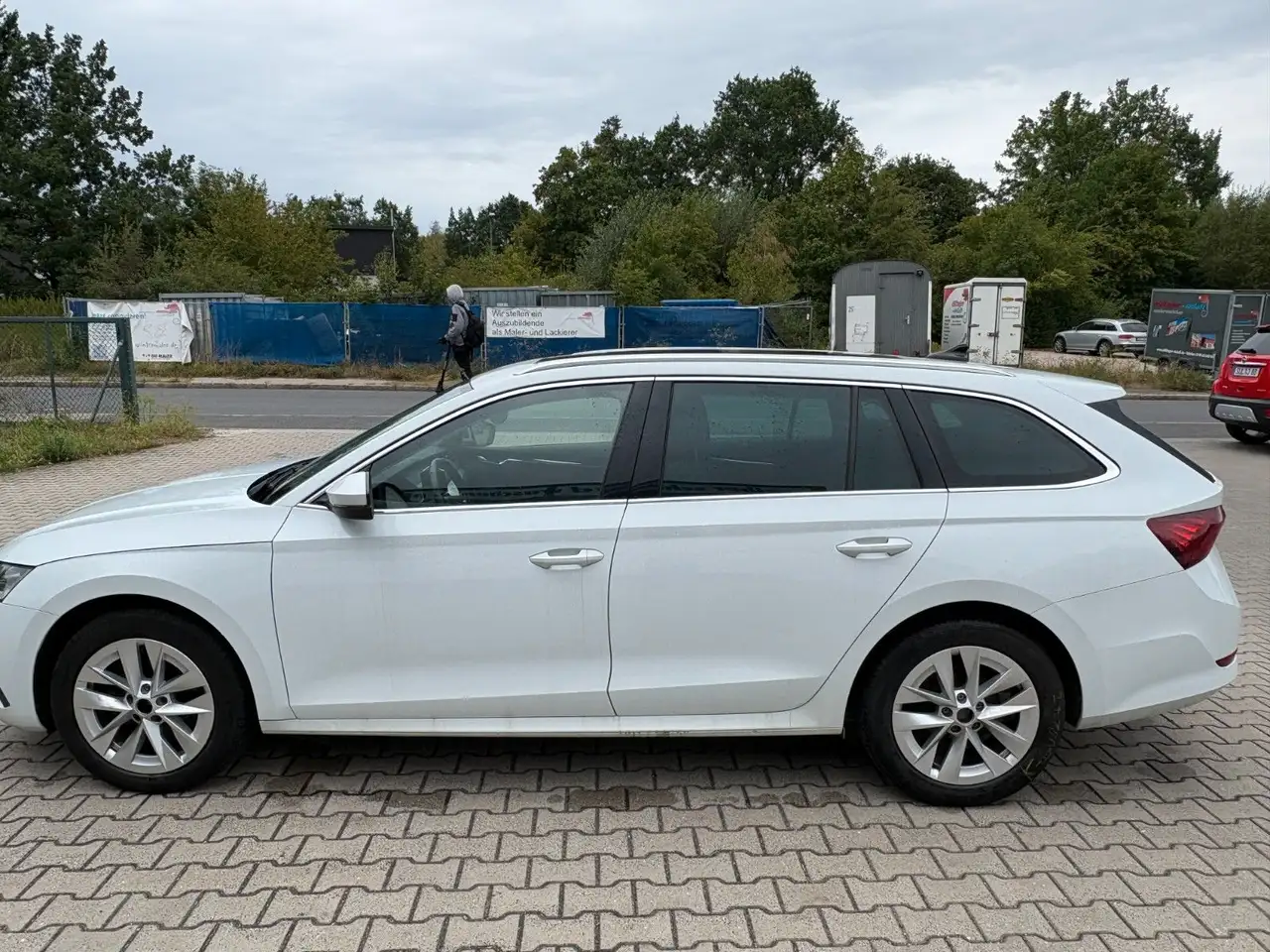 Skoda Octavia Combi Style 2.0TDI DSG Navi SHZ Leder — photo 1 of 4