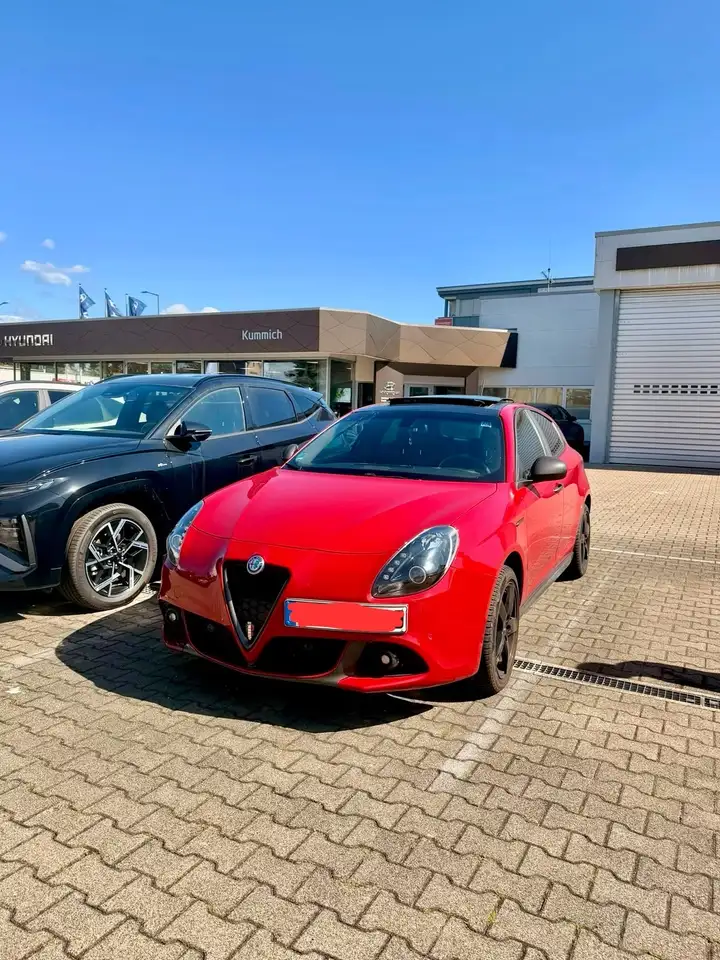 Alfa Romeo Giulietta 1.4 TB 16V Sport — photo 1 of 13