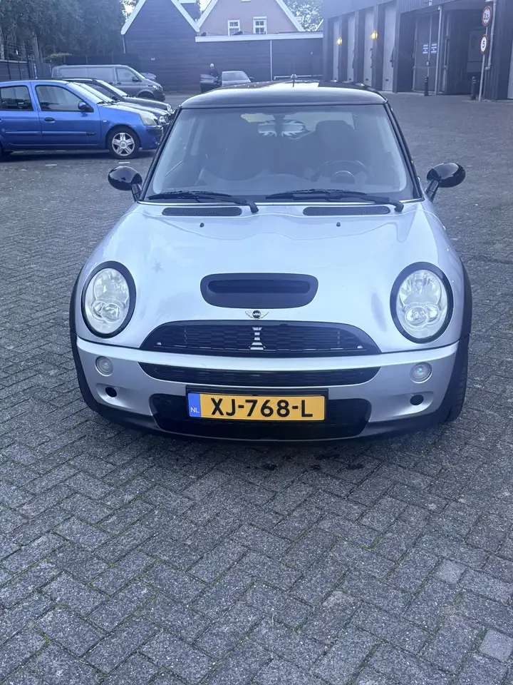 MINI Cooper S 1.6 — photo 1 of 19