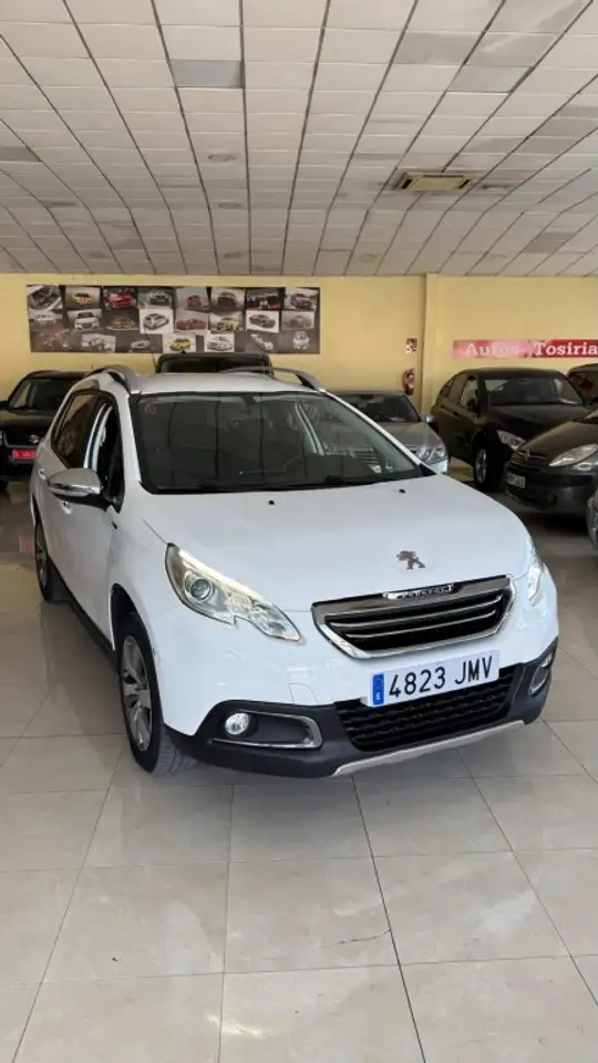 Peugeot 2008 1.2 PureTech S&S Style 110 — photo 1 of 15