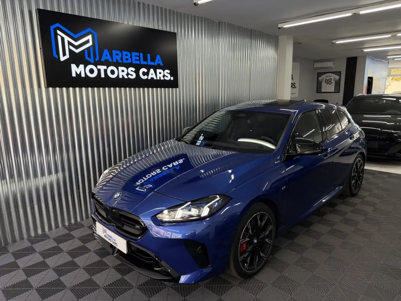 BMW 135 M135iA xDrive — photo 1 of 15