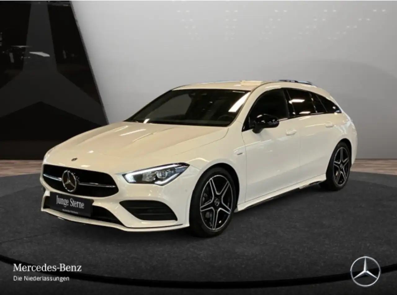 Mercedes-Benz CLA 200 Shooting Brake 7G-DCT AMG Line — photo 1 of 6