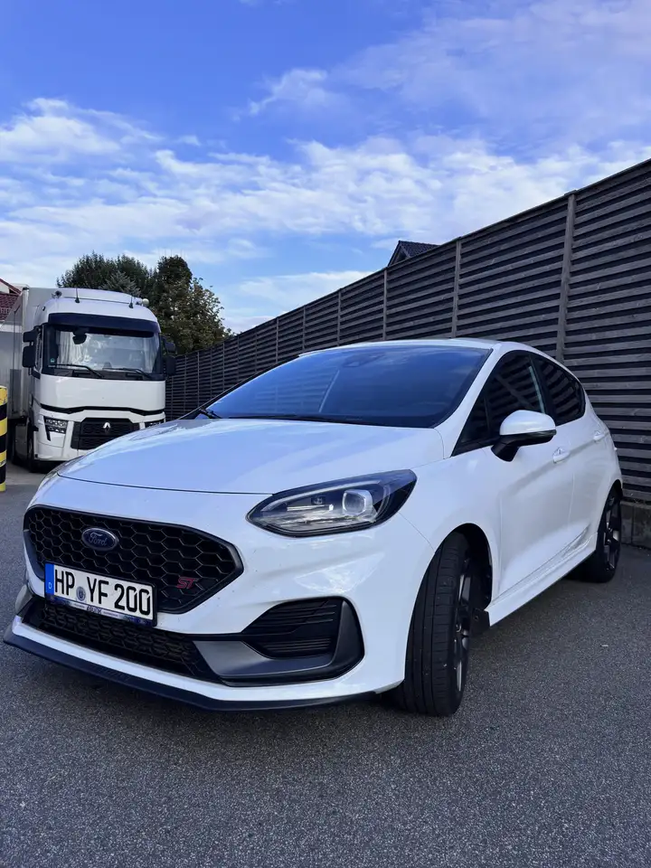 Ford Fiesta 1.5 EcoBoost S&S ST X — photo 1 of 13
