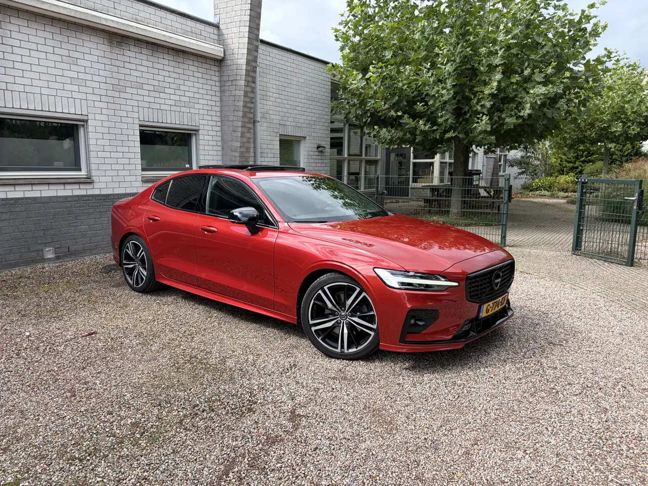Volvo S60 T4 Geartronic RDesign — photo 1 of 20