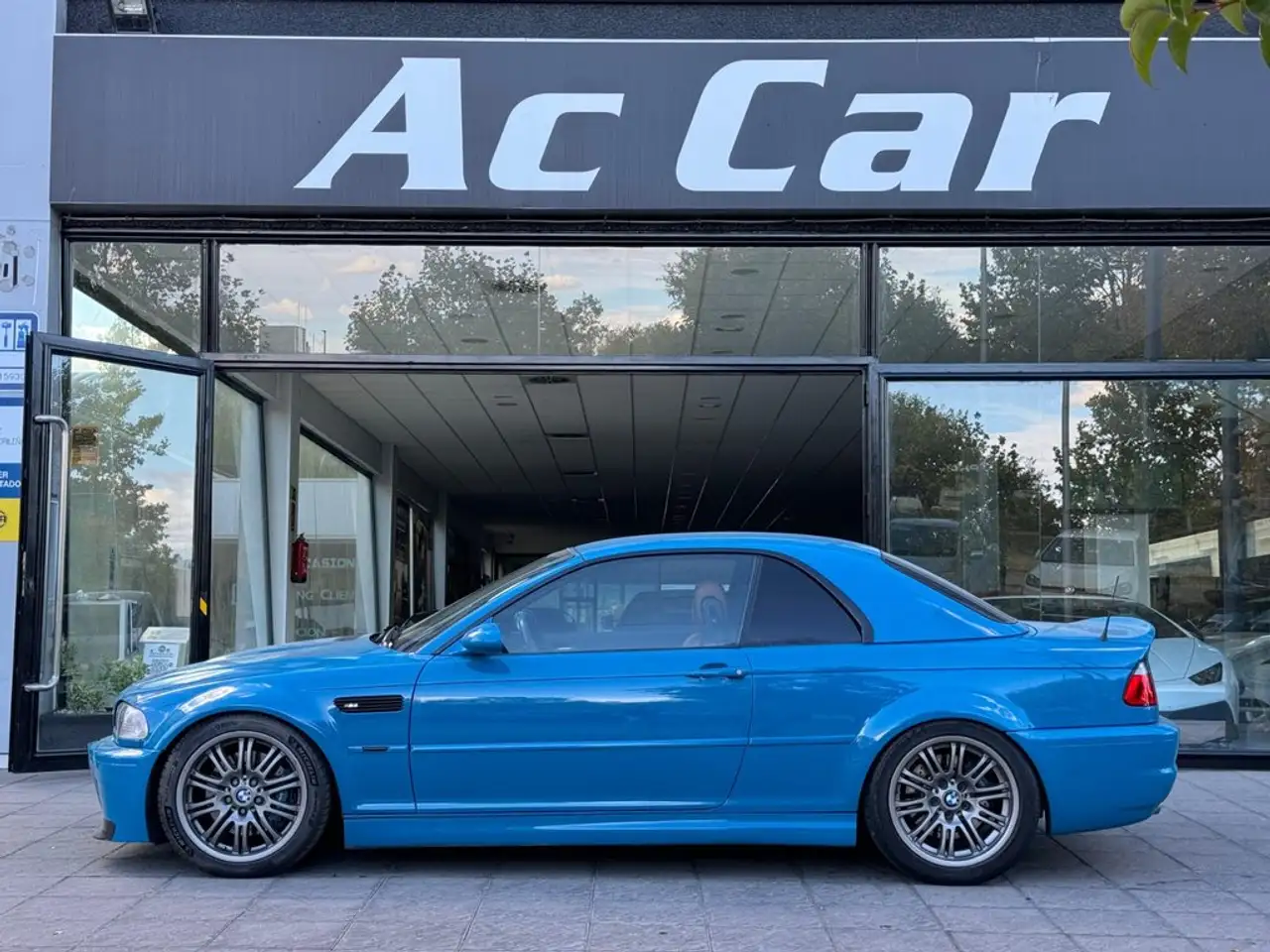 BMW M3 — photo 1 of 22