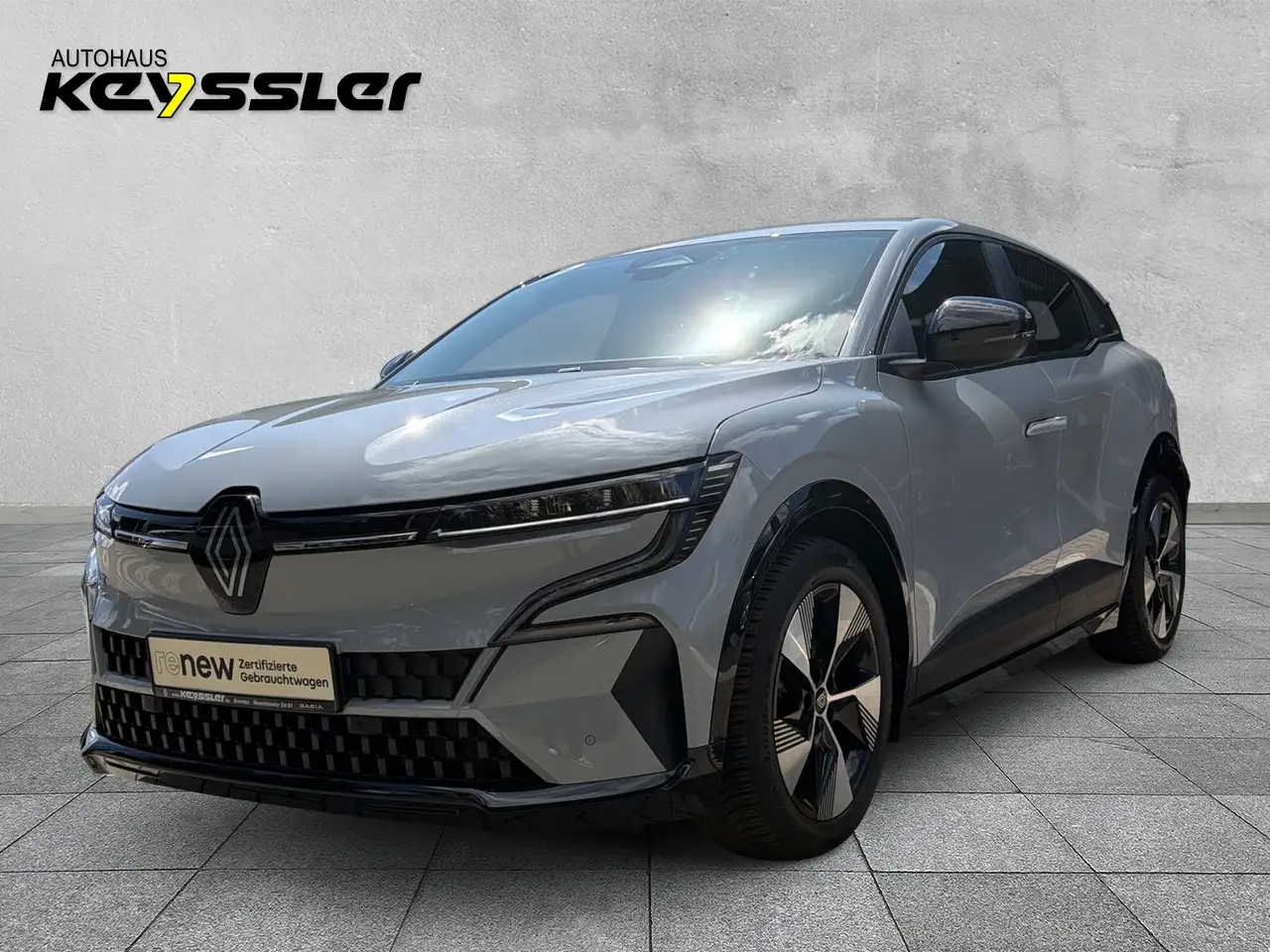 Renault Megane E-Tech E-Tech EV40 130HP Equilibre — photo 1 of 15
