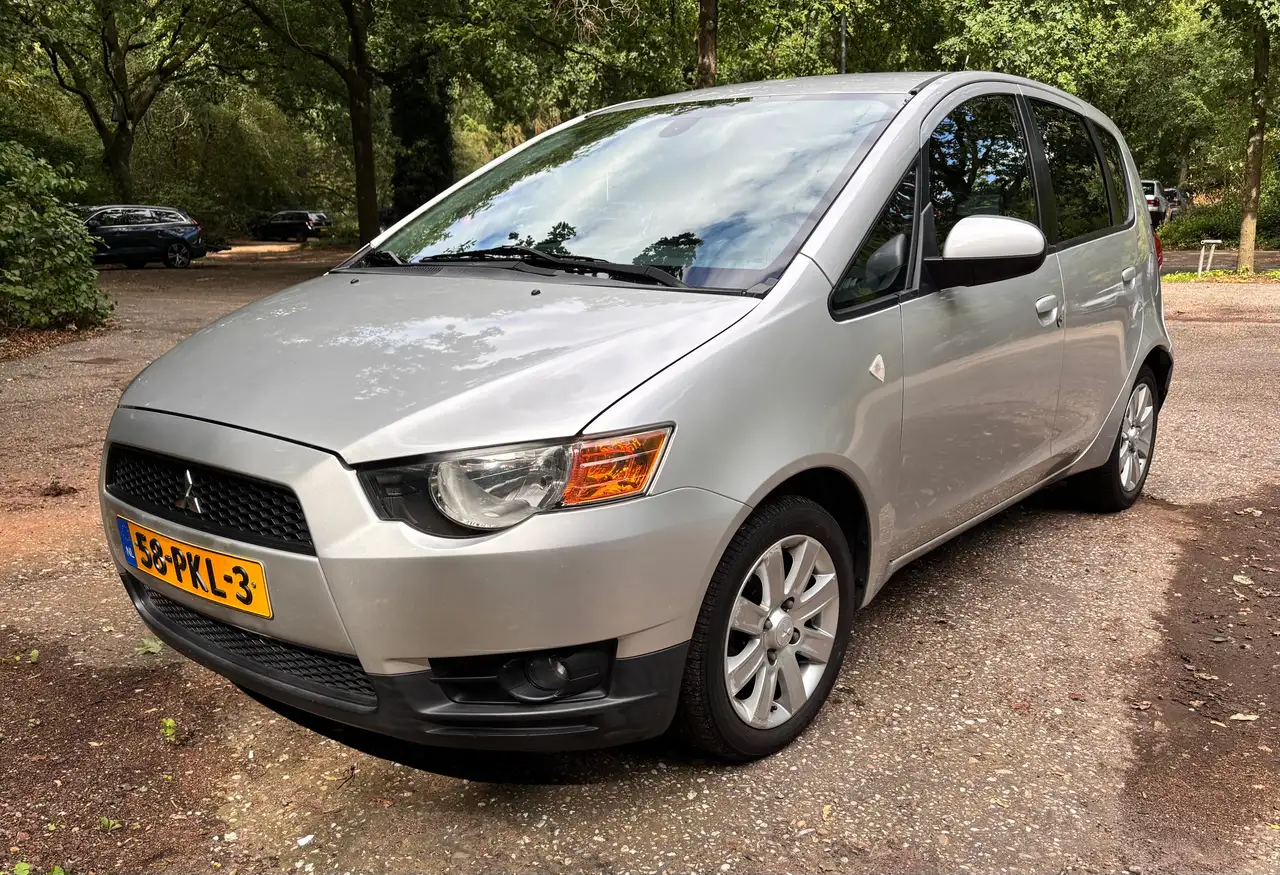 Mitsubishi Colt Colt 1.3 Edition Two — photo 1 of 27