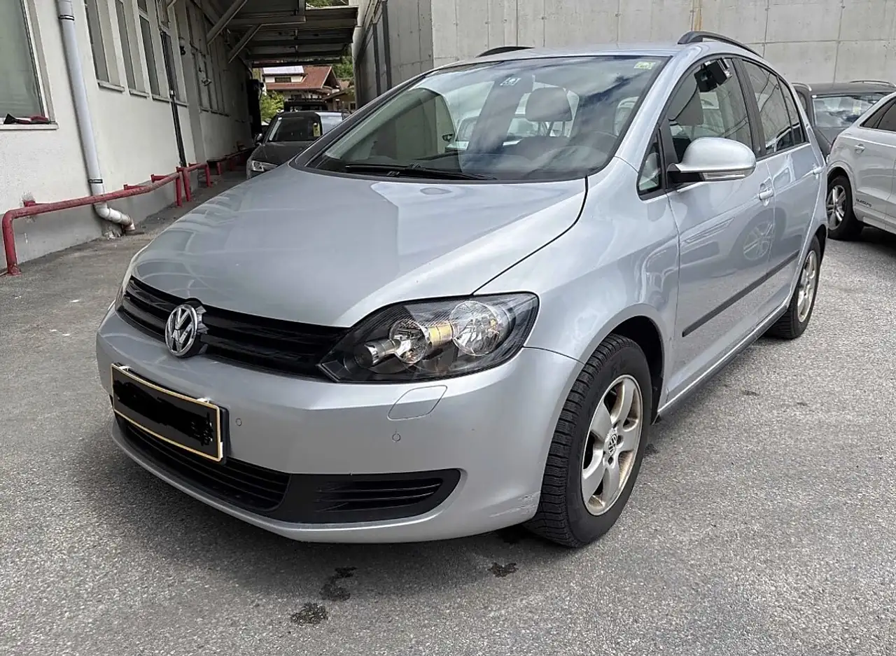 Volkswagen Golf Plus Trendline 1,6 TDI DPF — photo 1 of 4