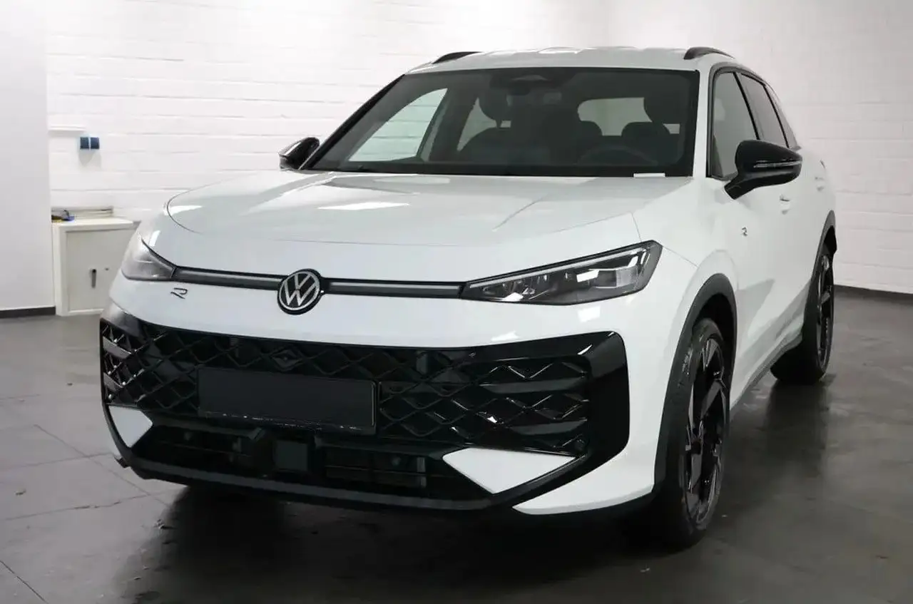 Volkswagen T-Roc 1.5 eTSI R-Line " Black Style " — photo 1 of 15