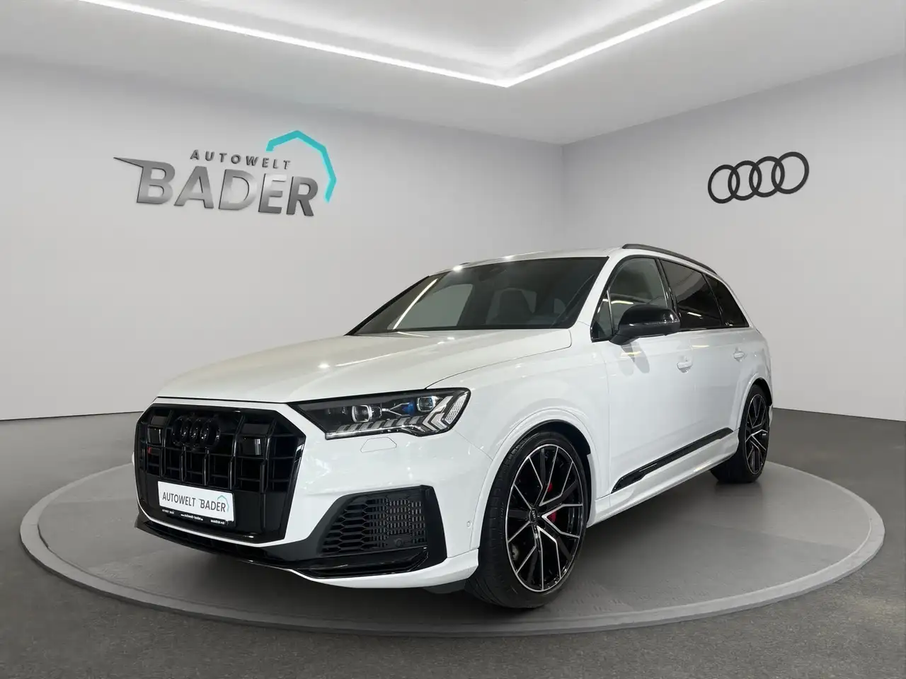 Audi SQ7 4.0 TFSI qu. competition plus STDHZ B&O HUD — photo 1 of 25