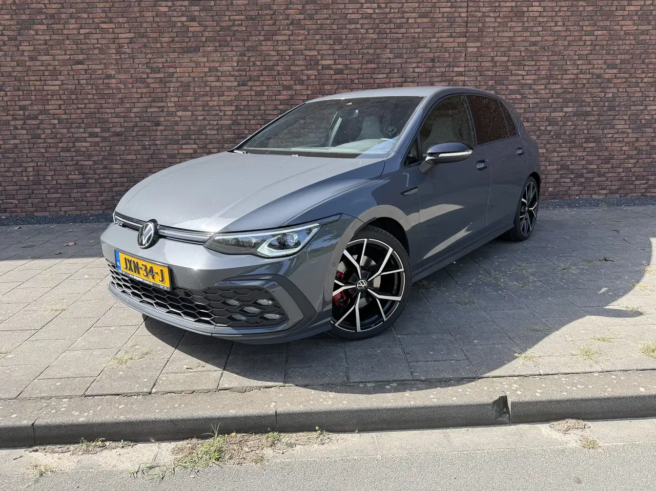 Volkswagen Golf GTD 2.0 TDI SCR DSG — photo 1 of 17