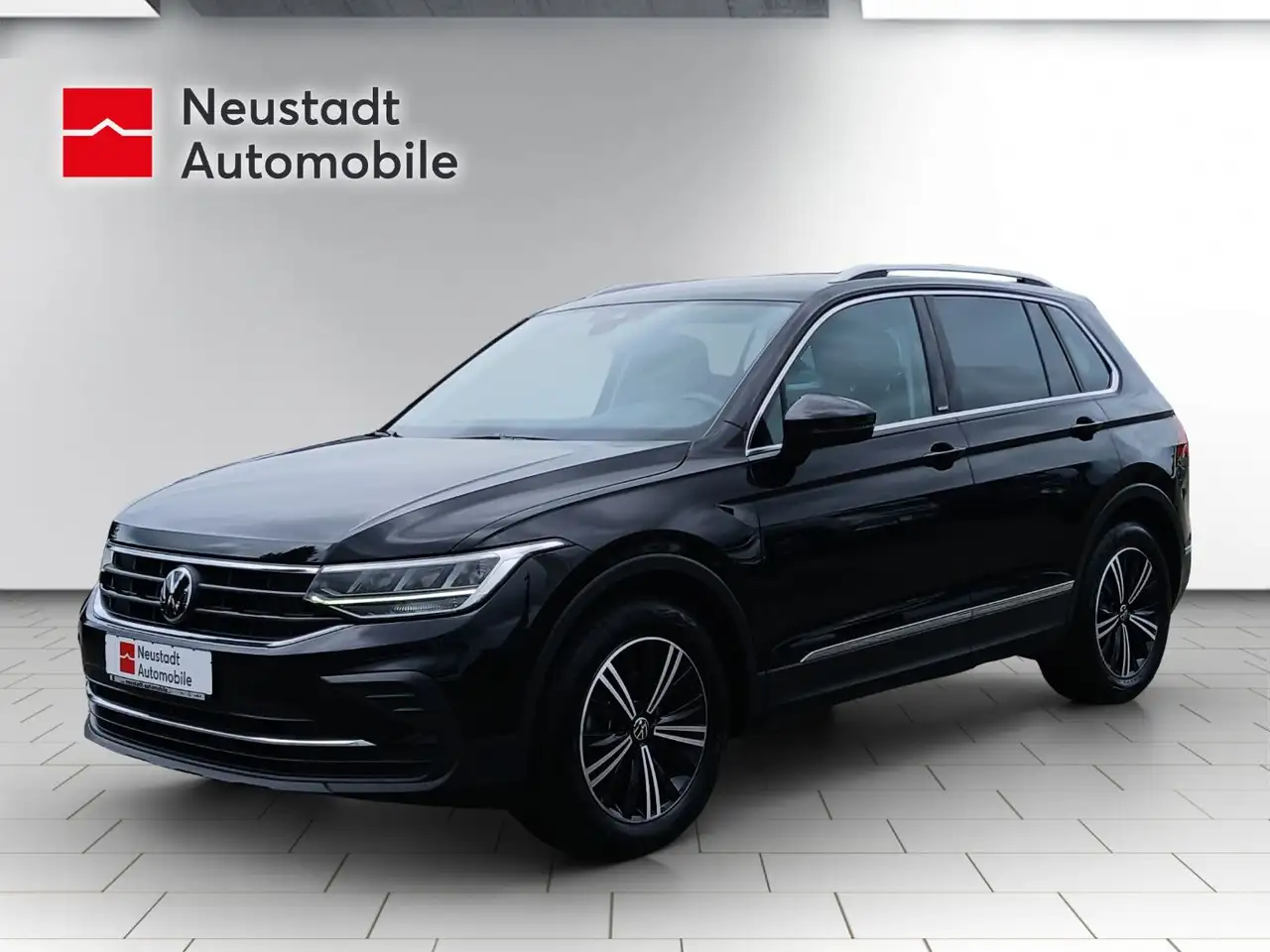 Volkswagen Tiguan Move 2.0 TDI DSG Automatik Navi, Sitzheizung vorn — photo 1 of 16