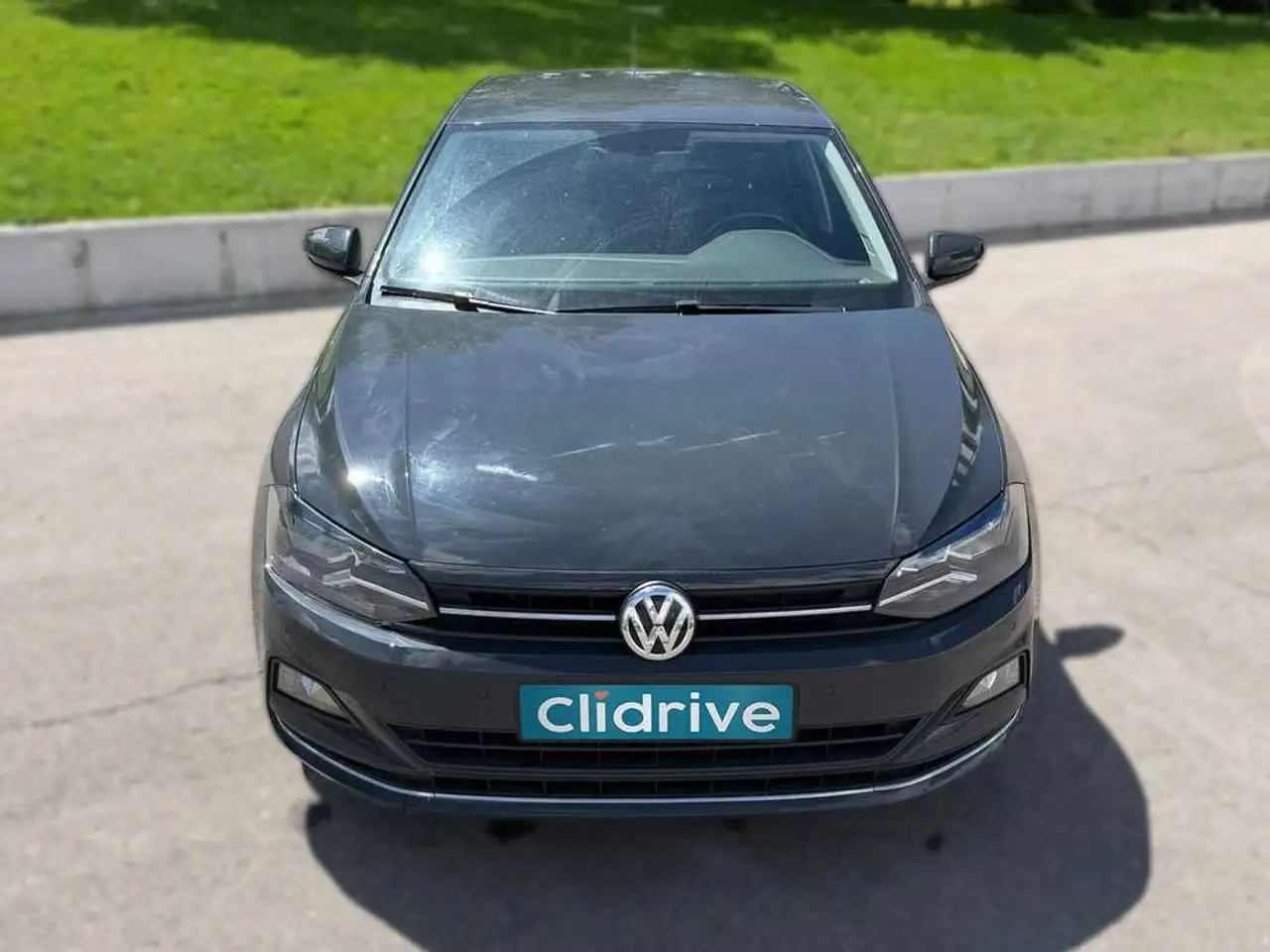 Volkswagen Polo 1.0 TSI Sport 70kW — photo 1 of 12