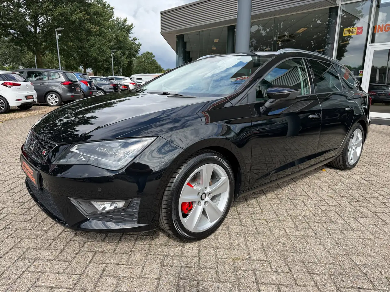 SEAT Leon ST 1.4 EcoTSI FR Connect, Navi, Carplay, Panoramad — photo 1 of 32