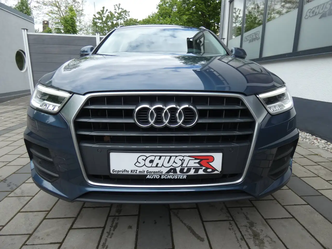 Audi Q3 Automatik — photo 1 of 15
