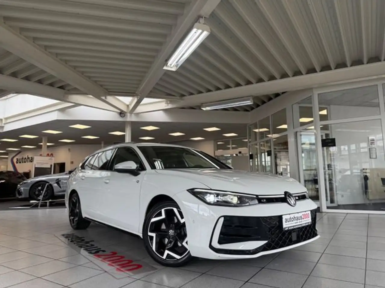 Volkswagen Passat Variant 2.0 TDI R-line LED/CAM/MASSAGE — photo 1 of 6