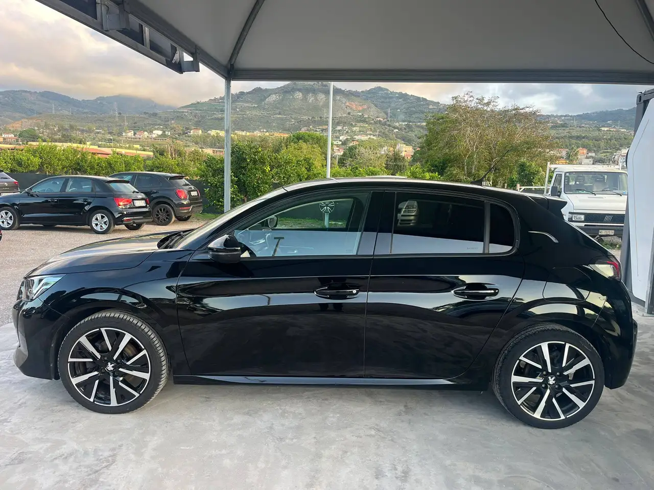 Peugeot 208 208 II 2019 1.2 puretech GT Line s — photo 1 of 14
