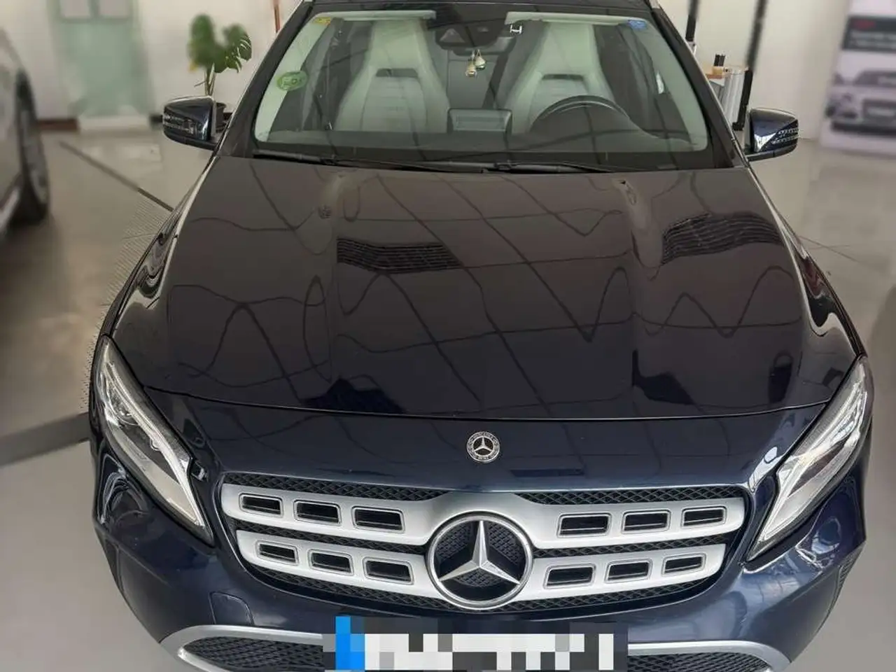 Mercedes-Benz GLA 220 d — photo 1 of 14