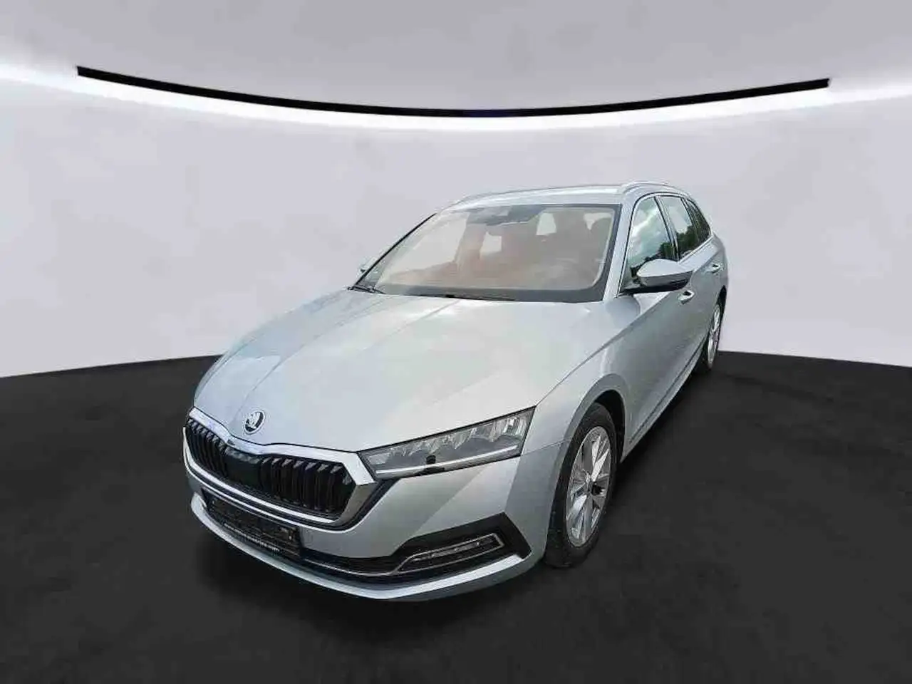 Skoda Octavia 2.0 TDI LED*NAVI*VIRTUAL*AHK*HEAD-UP — photo 1 of 2