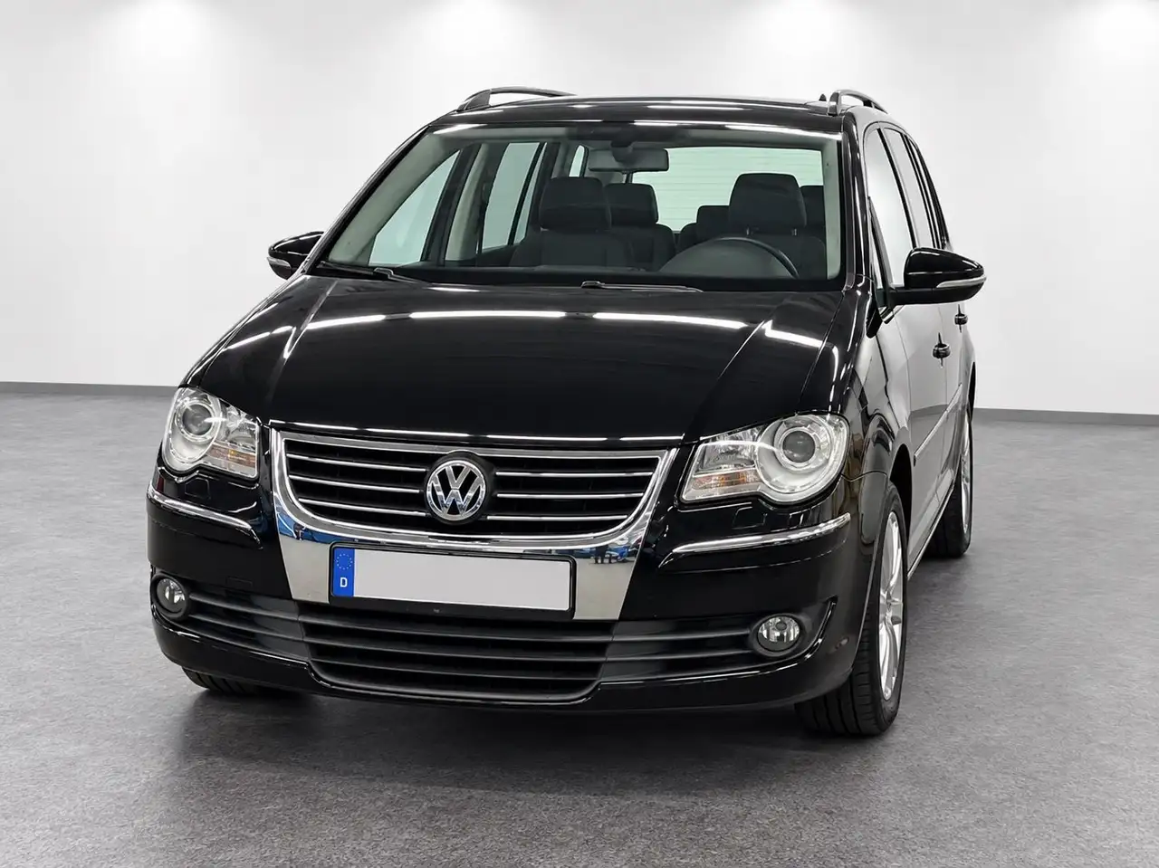 Volkswagen Touran Highline-SHZ -Schiebedach-Tempomat- — photo 1 of 3