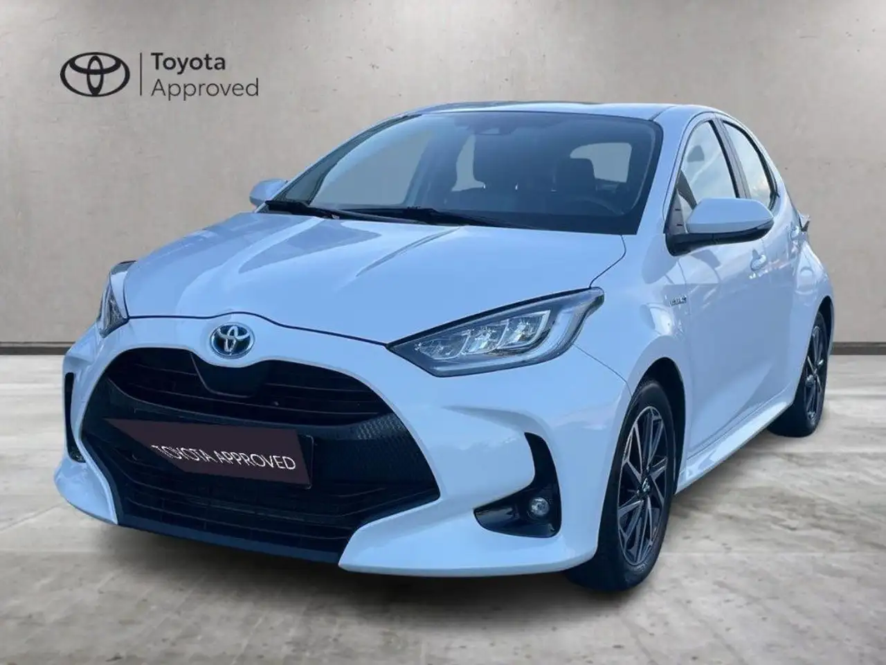 Toyota Yaris 1.5 Hybrid 5 porte Trend — photo 1 of 15