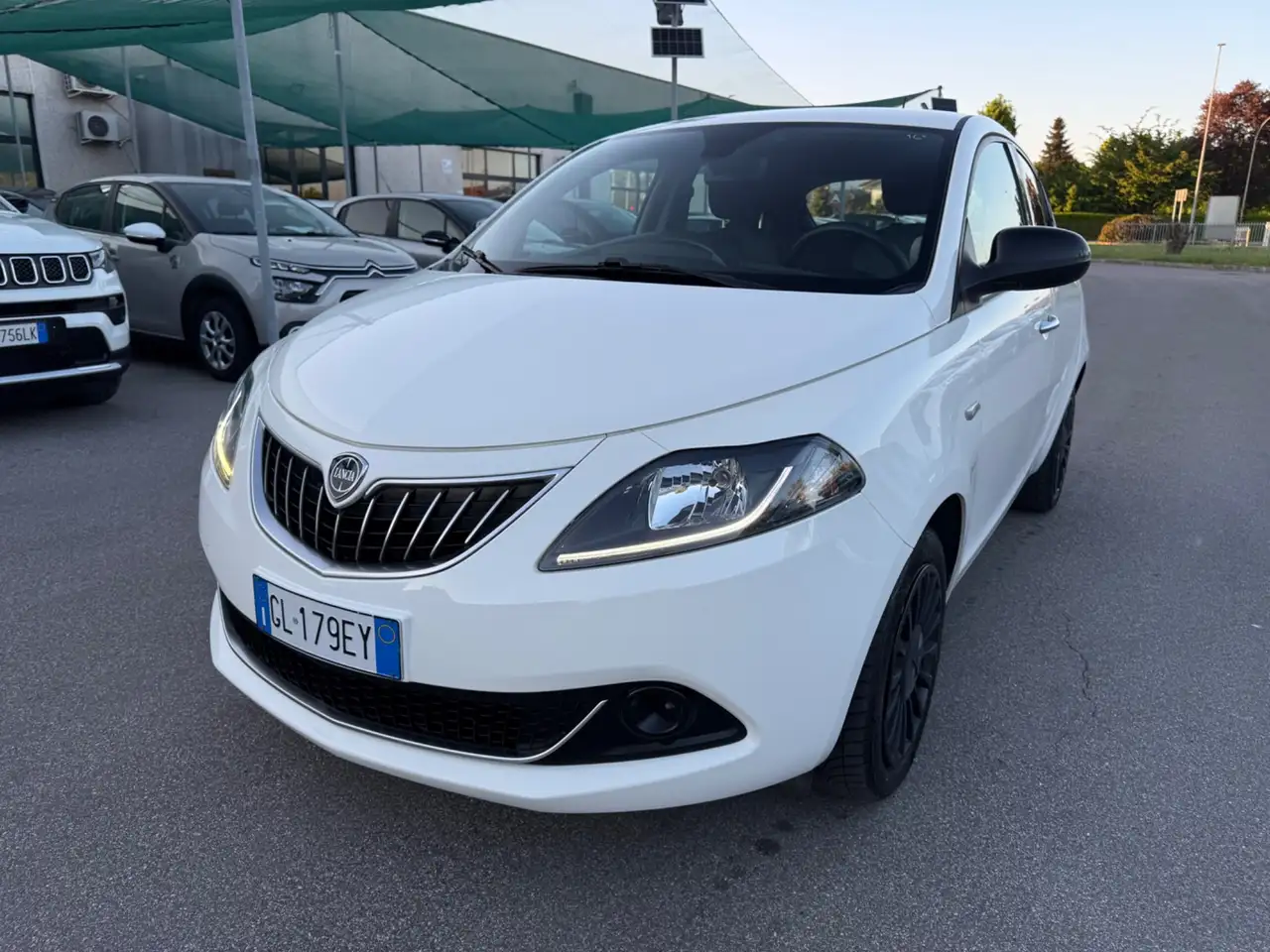 Lancia Ypsilon Ypsilon 1.0 FireFly 5 porte S&S Hybrid Silver Plus — photo 1 of 15