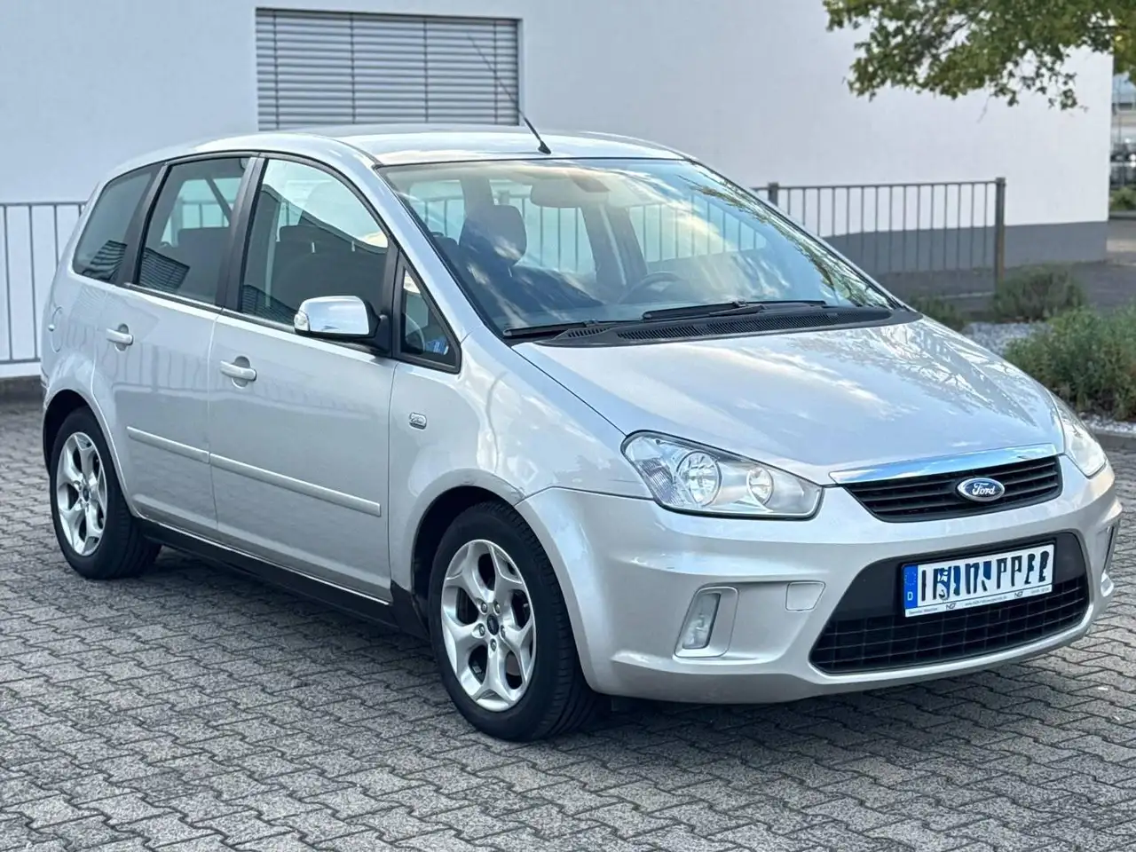 Ford C-Max 1.8 GHIA / TÜV NEU / Super Ausstattung / wenig KM — photo 1 of 21