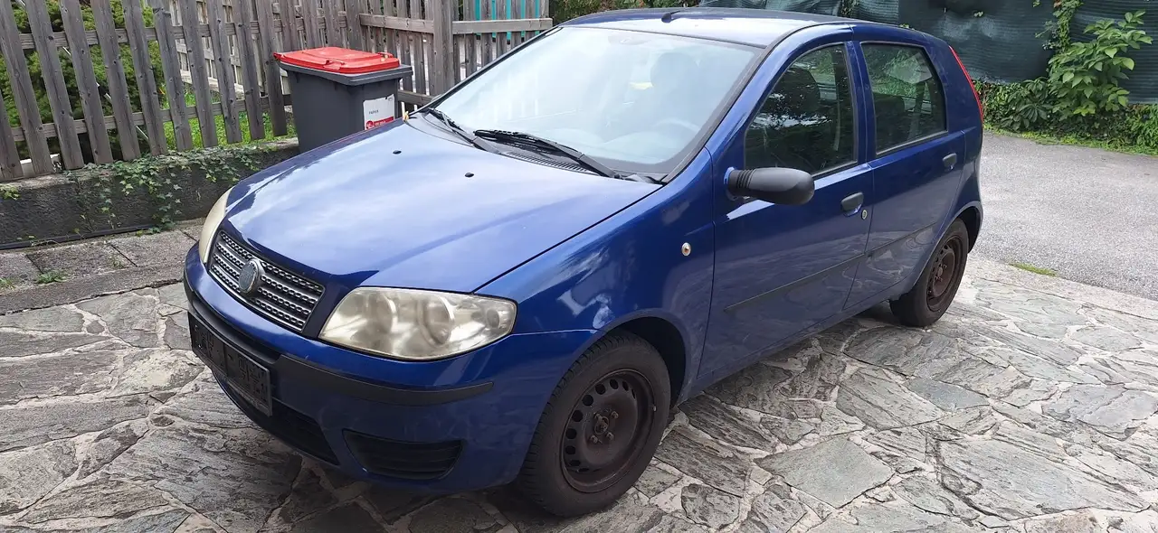 Fiat Punto 1,2 Italia — photo 1 of 12