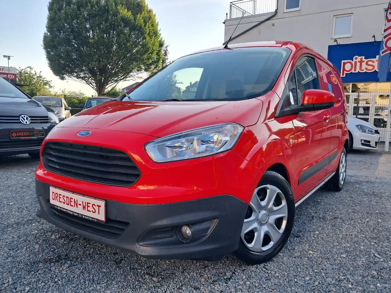 Ford Transit Courier Trend — photo 1 of 15