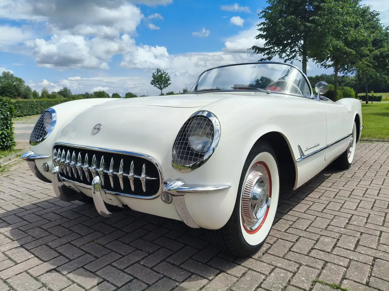 Corvette C1 — photo 1 of 40