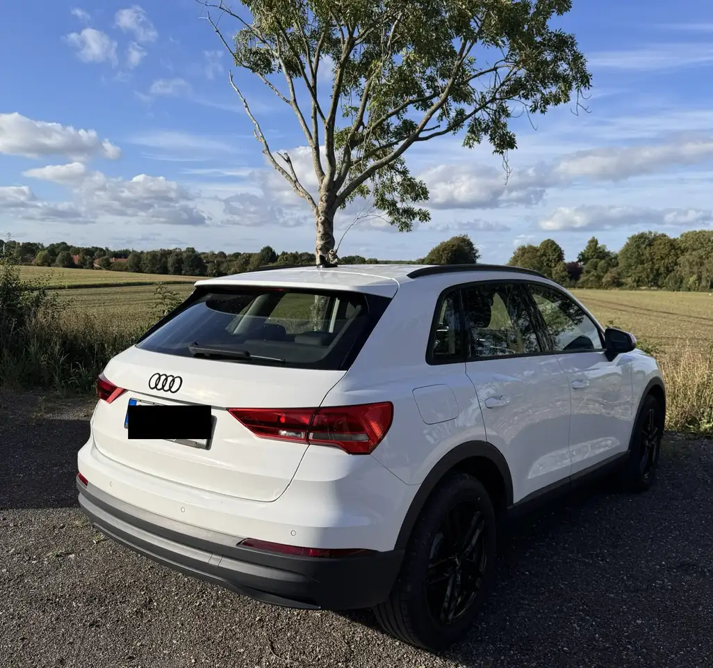 Audi Q3 35 TFSI basis — photo 1 of 8