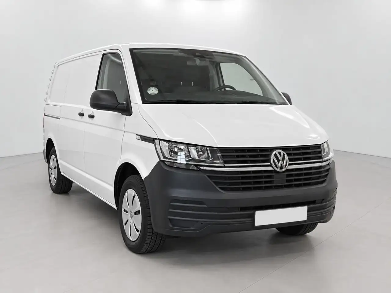 Volkswagen Transporter VAN L1H1 2.0 TDI 110 — photo 1 of 13
